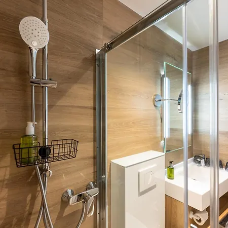 Hotel Arenas Schweizerhof 3*